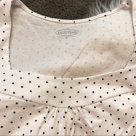 White and black polka dot t-shirt - Picture 2 of 4